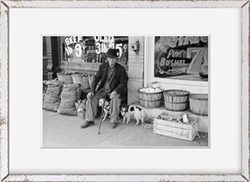 БЕЗКРАЙНИ СНИМКИ Снимка: Човек, Куче, преди продуктовым магазин, Робинсън, Илинойс, май 1940, Илинойс, Джон Вашон, 1